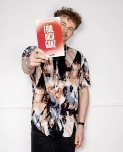 Vom Streben zum Sein: Wie du ein erfülltes Leben lebst 11 6 Credits Susanne Wysocki 834x1024 1