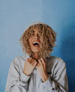 Vom Streben zum Sein: Wie du ein erfülltes Leben lebst 9 ivana cajina dnL6ZIpht2s unsplash 834x1024 1